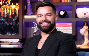 Рики Мартин с почетно отличие от MTV Рики Мартин с почетно отличие от MTV