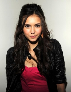 Снимка: nina-dobrev.us