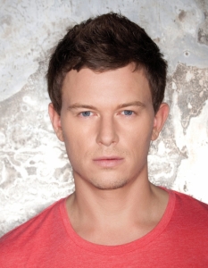 Fedde le Grand  Сега си вдигнете ръцете за следващия в класацията, тъй като той определено съумява да вдигне всички крайници във въздуха с музиката, която прави. Именно с такова подскачащо Put Your Hands Up 4 Detroit Fedde le Grand успя да стигне номер 1 в европейските чартове през 2006 г. и да остава там доста често. 
"Това беше абсолютно невероятна година", са думите на Fedde le Grand за 2011 година, и с право.
Малко преди началото й холандецът беше за първи път в България, а тази година отново го очакваме на Spirit of Burgas 2012, заедно с дъбстеп легендата Caspa.