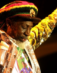 4. Bunny Wailer
 
Американското издание News Week нарича Bunny Wailer един от тримата най-влиятелни музиканти в света. След участието си в емблематичната The Wailers, заедно с Bob Marley и Peter Tosh, той се оттегля като самостоятелен артист с 28 албума, два от които, посветени на Bob Marley. Печели три награди Грами за най-добър реге албум през 1991, 1994 и 1996 година.
 През живота си Bunny Wailer се отдава най-вече на религиозното учение Растафари, също както и останалите участници в The Wailers.