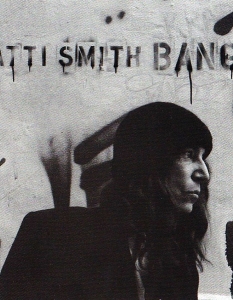 Patti Smith - Banga
Единадесетият проект в дискографията на Patti Smith носи името Banga и беше пуснат на пазара в началото на юни, като успя да се разпише в топ 10 на албум чартовете в Европа. Banga се радва на високи оценки от музикалните критици, както и на любовта на публиката.