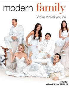 Modern Family Ситкомът на ABC Modern Family за трета поредна година е победител в категорията за най-добър комедиен сериал. 