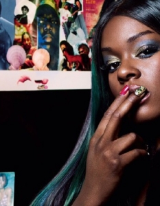 Azealia BanksХарлем, Ню Йорк е място, където рап културата вирее в натурален вид. От там е и Azealia Banks, която все още не издала своя дебютен албум, но очакванията към него са високи почти колкото връх Еверест, след като критиците оцениха високо EP-то, озаглавено 1991 и микстейпа Fantasea. Изпълнителката вече се сдоби и с някоя друга престижна награда, и с врагове от музикалната сцена - манчестърската рок банда The Stone Roses.
