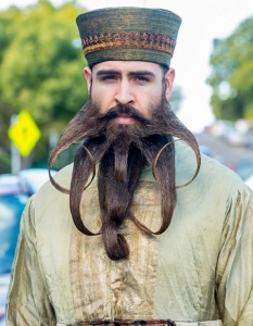 Невероятните превъплъщения на Mr. Incredibeard - 2