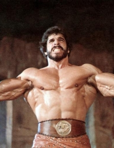 Лу Фериньо (Lou Ferrigno)
Въпреки че е по-известен с ролята си на Хълк, Лу Фериньо е играл и Херкулес. При това два пъти - в Hercules (1983) и The Adventures of Hercules II (1985).