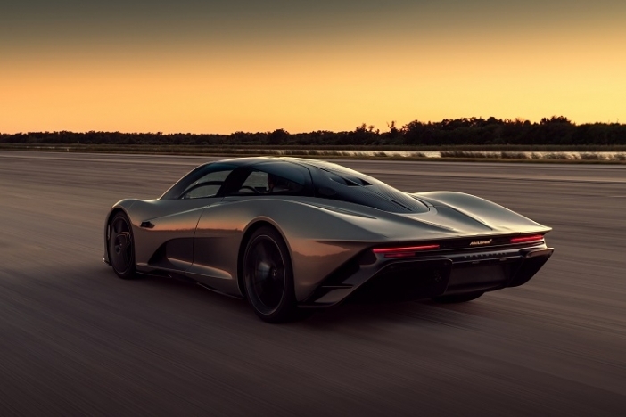 McLaren Speedtail влезе в клуба на колите с максимална скорост над 400 км/ч