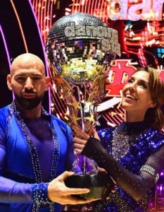 Неделя и Атанас вдигнаха шампионската купа в „Dancing Stars“ по bTV - 1