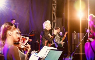 „50 години магия“: Турнето на Орлин Горанов започна с вълнуващ концерт в Пловдив
