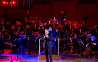 Васил Петров отбелязва 30 години в музиката с турне \